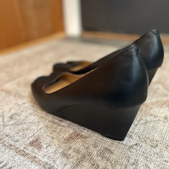 Merona Shoes - Merona Peep Toe 8 Black Heel Wedge Pumps Noele
